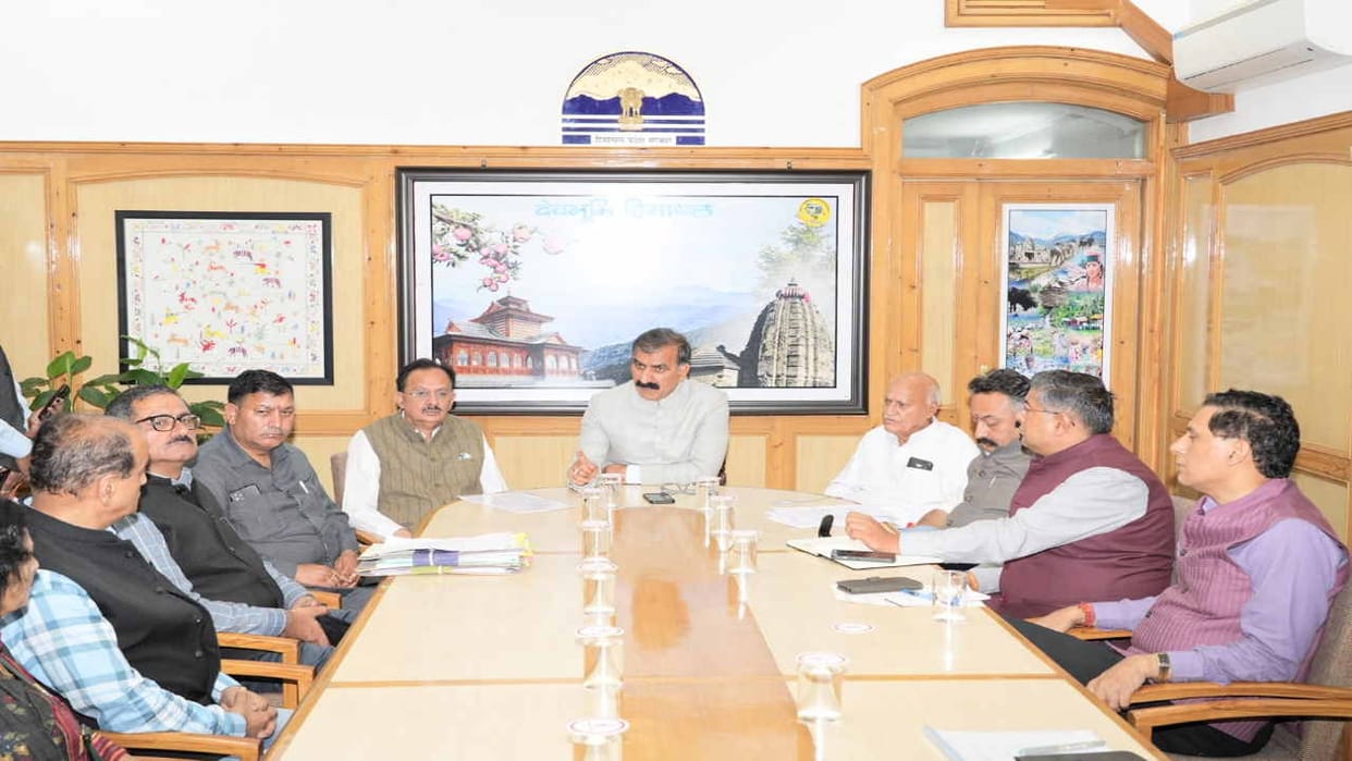 CM sukhvinder singh sukhu gave instructions to restore roads before the start of apple season