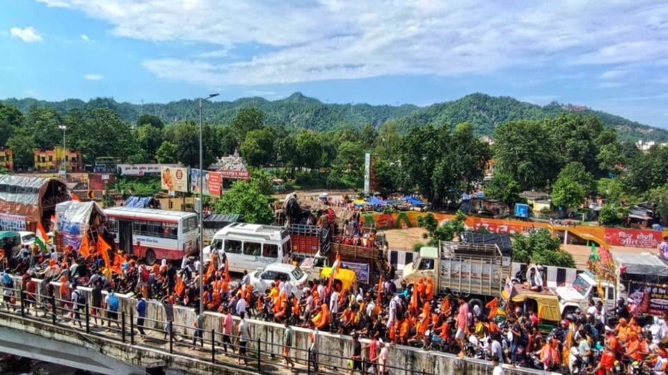 Kanwar Yatra 2023 Haridwar Delhi Highway Jam After Huge Crowd of Kanwariya police Arrangements Field Photos