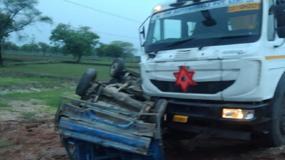 Three people injured in road accident in Janjgir Champa