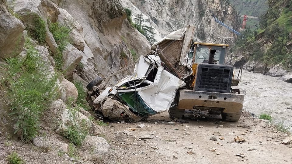 Jammu Kashmir: Vehicle accident in Kishtwar, three people including driver died