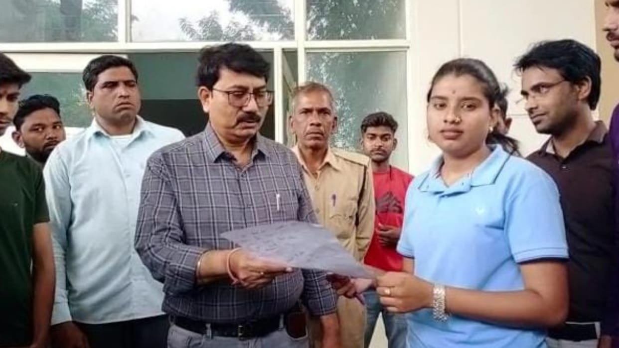 Ujjain: Students gherao collector's office, demand high-level inquiry in Patwari exam result case