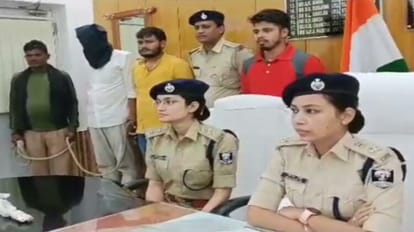 Arms dealer waiting for liner to show sample to criminals in Aurangabad; police caught