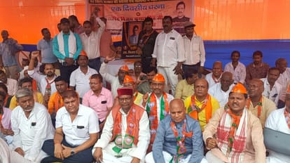Politics: RCP सिंह बोले- एहसान फरामोश नीतीश बाबू ने तेजस्वी को सौंपी सत्ता; हत्या के लिए भी वही जिम्मेदार RCP Singh says Nitish Kumar handed over power to Tejashwi; He is also responsible for murder of Vijay Singh