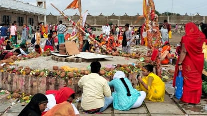 Sehore Record of devotion on call of Pradeep Mishra crores of devotees performed Rudrabhishek together