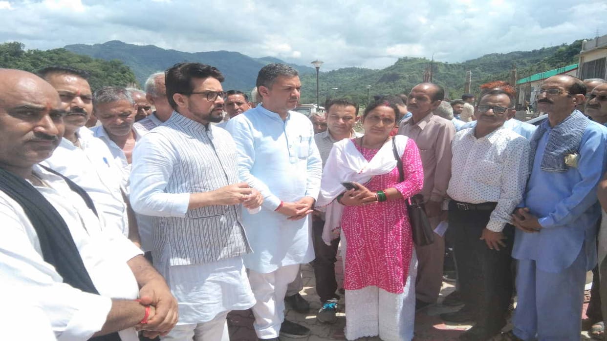Anurag thakur said - Center gave 400 crores, now the state government should provide relief to the people