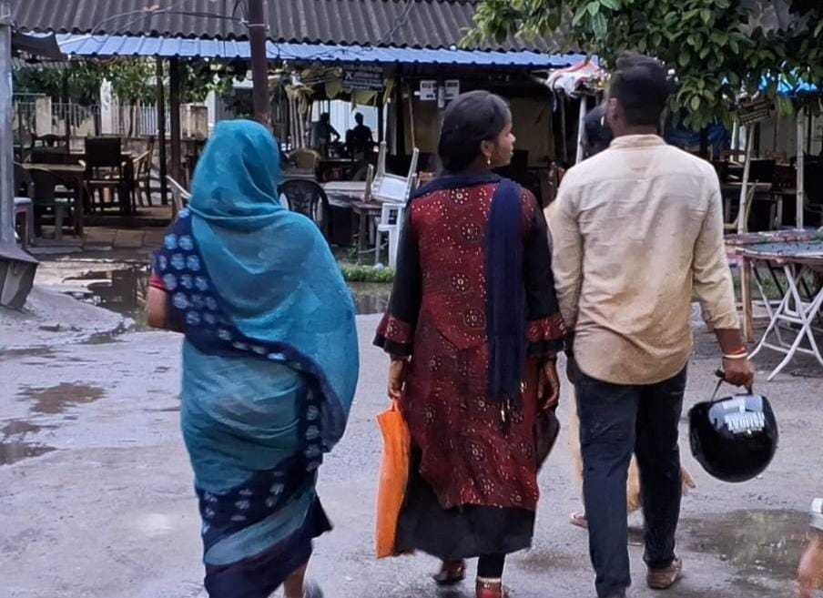 Bihar news: Muzaffarpur girl fell in love with UP boy on social media, ran away and got married, police caught