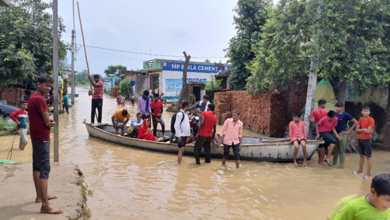 Flood Update: water has reached many villages of Bijnor, people are in danger