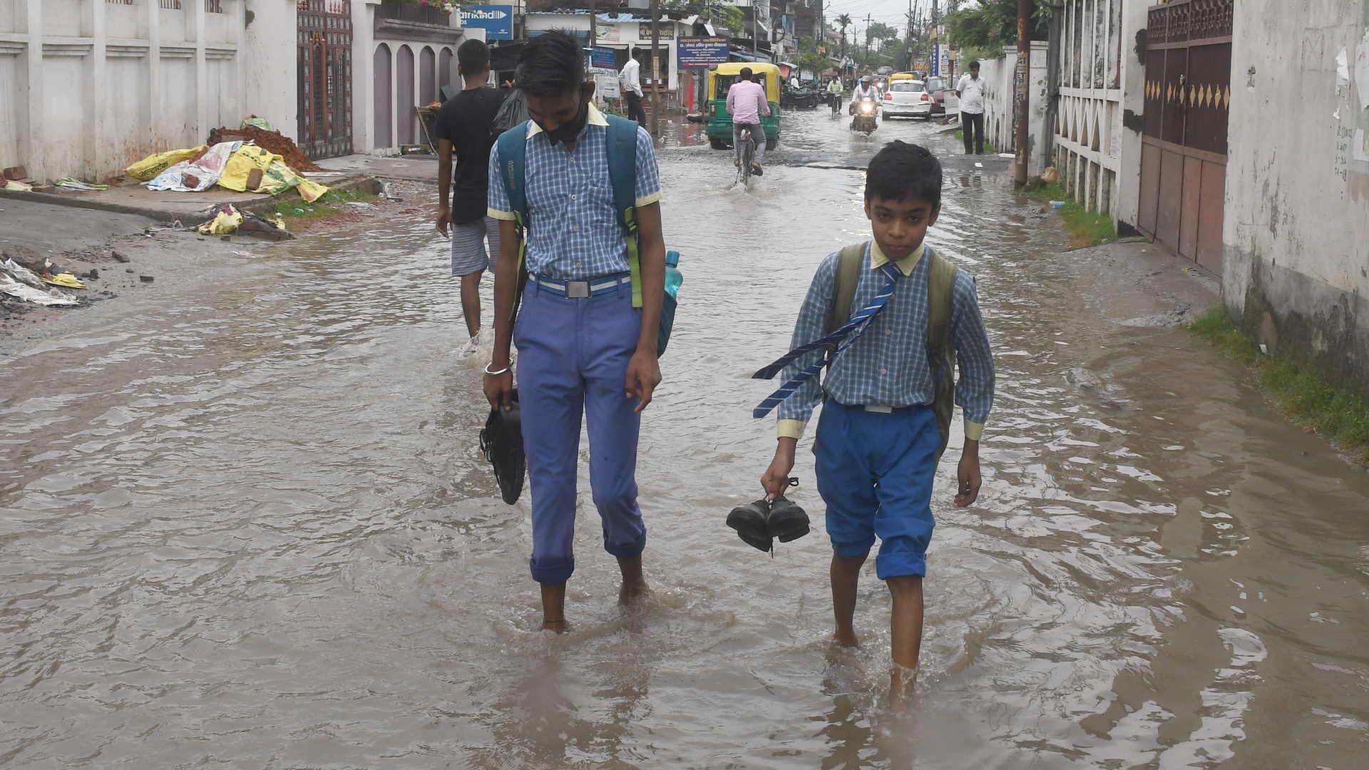 Waterlogging in city due to one hour of rain many schools had to be closed