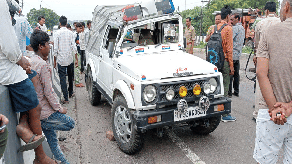 5 policemen injured in Jhansi High Court judge security jeep overturned