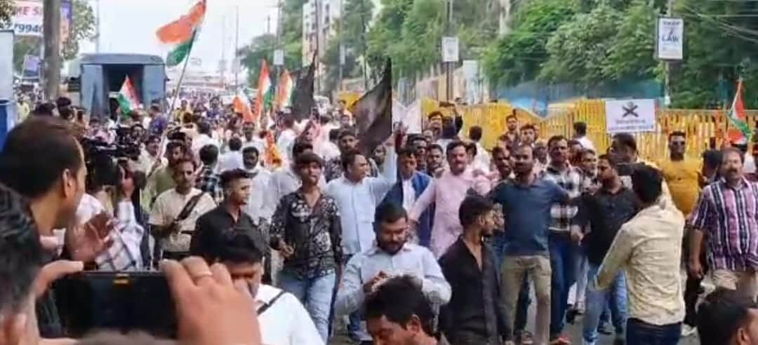 MP News: Congressmen set out to lay siege to CM's residence, police stopped, female worker's head exploded, di