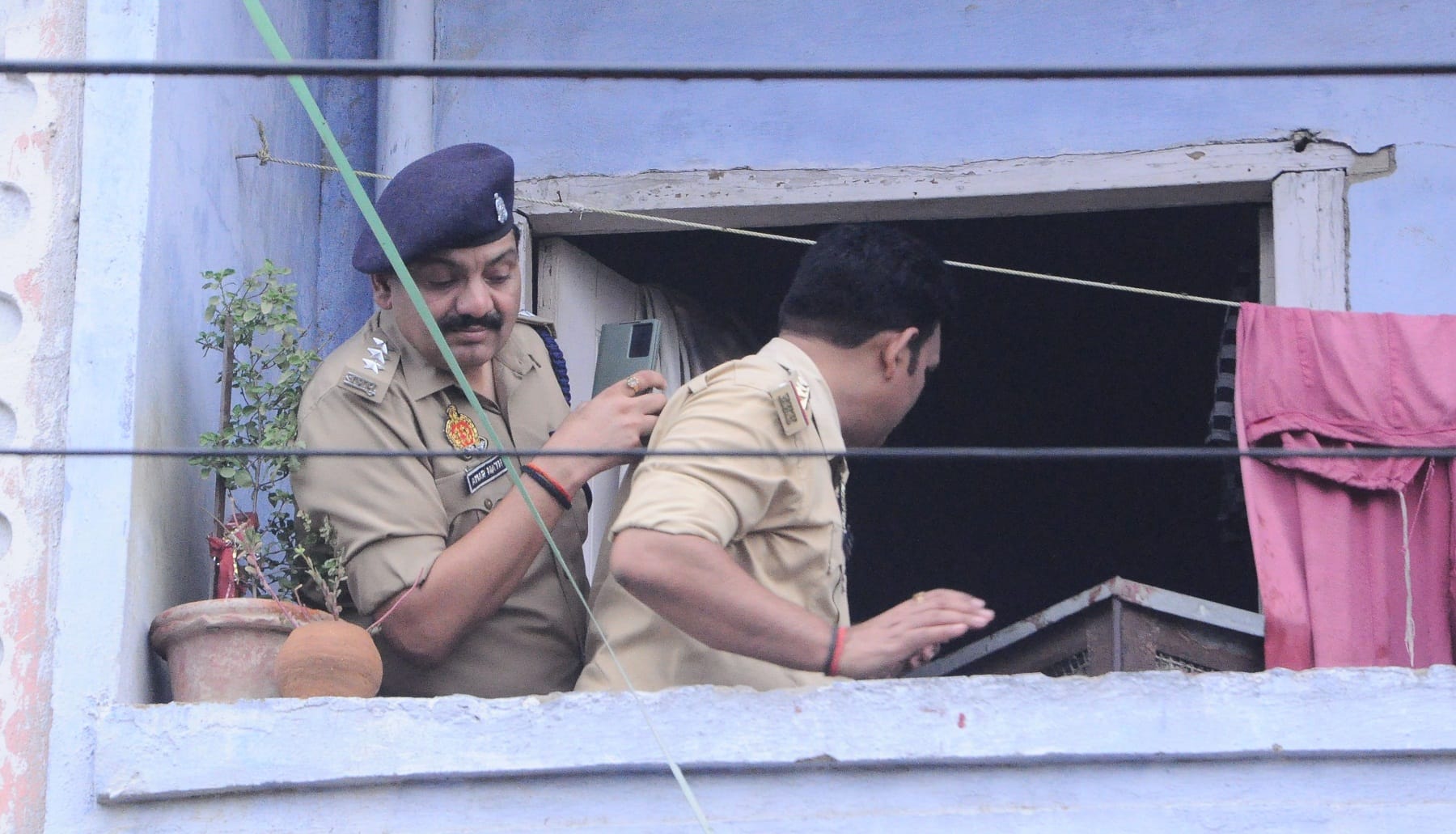 The couple was stabbed with a knife, the wife of the accused said the woman used to blackmail, read the case