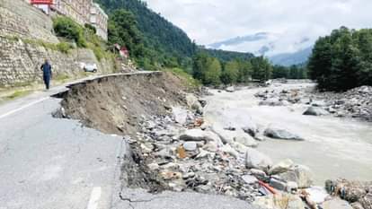 कई जगह मिट गया कुल्लू-मनाली हाईवे का नामोनिशान।