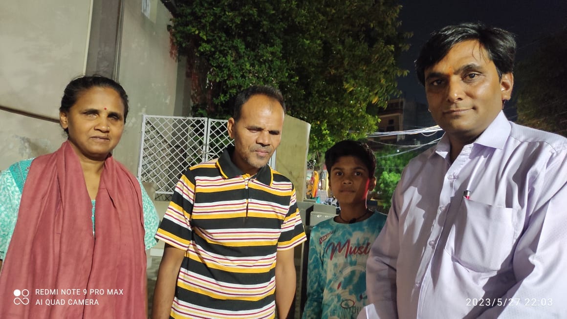 Blind girl studied with normal children, passed the exam, got a government job