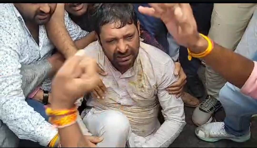 MP News: Congressmen set out to lay siege to CM's residence, police stopped, female worker's head exploded, di