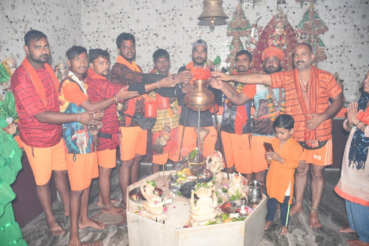 Sawan Shivratri 2023 Shiva devotees fast on the first monthly Shivratri of Sawan Uttarakhand Watch Photos