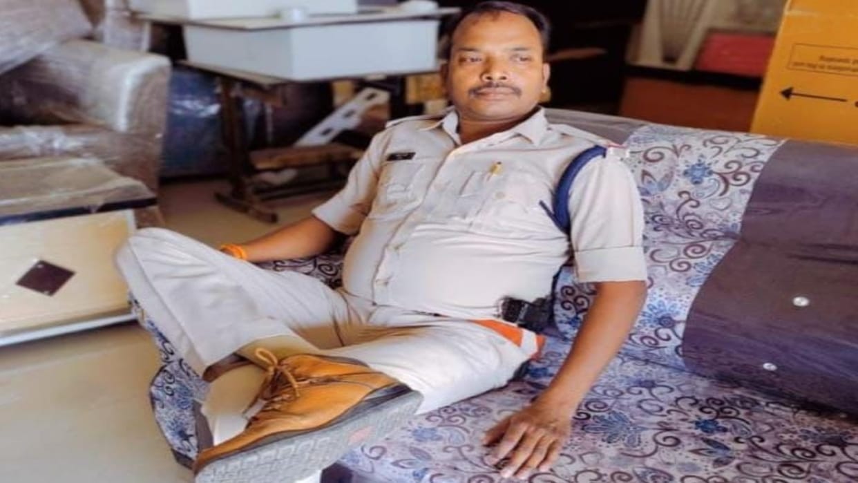 Shivpuri News ASI commits suicide by shooting himself with service revolver