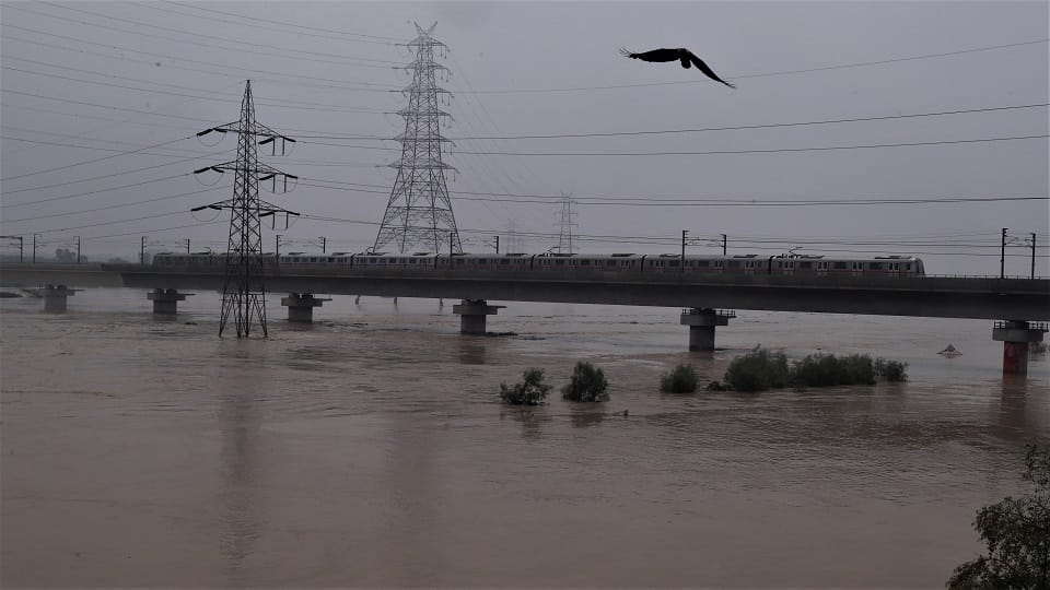 Delhi NCR Flood News: Delhi Yamuna River Water Level Today Updates in Hindi