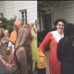 ग्रामीण महिलाओं संग डांस करती कांग्रेस की पूर्व अध्यक्ष सोनिया गांधी व प्रियंका गांधी।
