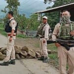 इलाके में तैनात पुलिस के जवान