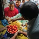 80 रुपये किलोग्राम के भाव पर टमाटर बेच रही केंद्र सरकार।