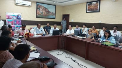 Deputy CM in Kashi: Mini NRC launched in 12 blocks, meeting with health department officials