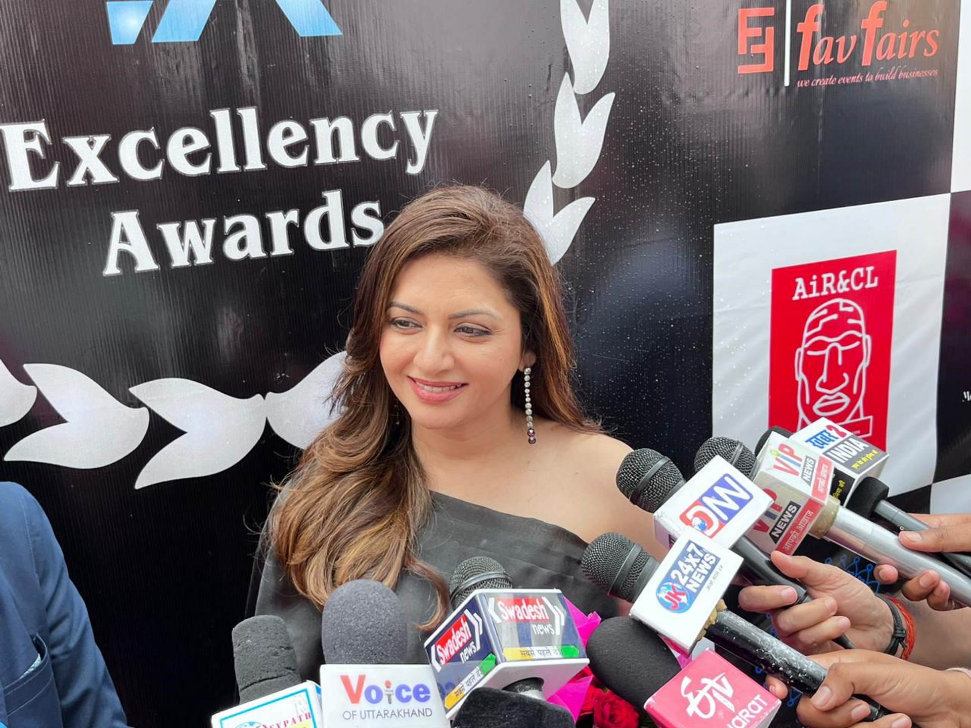 Actress Bhagyashree liked Dehradun season searched Pahadi food Entertainment Bollywood
