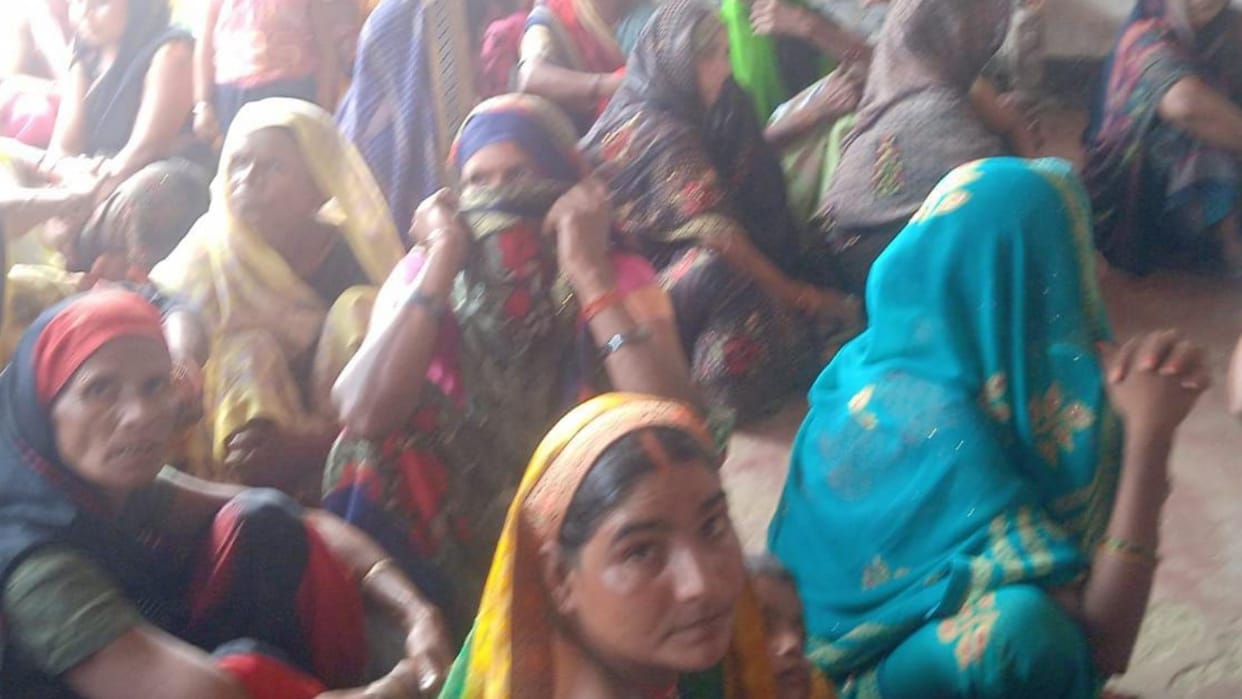 Bahraich: A seven years old child found dead on a bed and mother's dead body was found hanging.