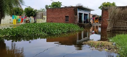Flood in Hastinapur: struggle to save lives in front of the victims, life in Danger