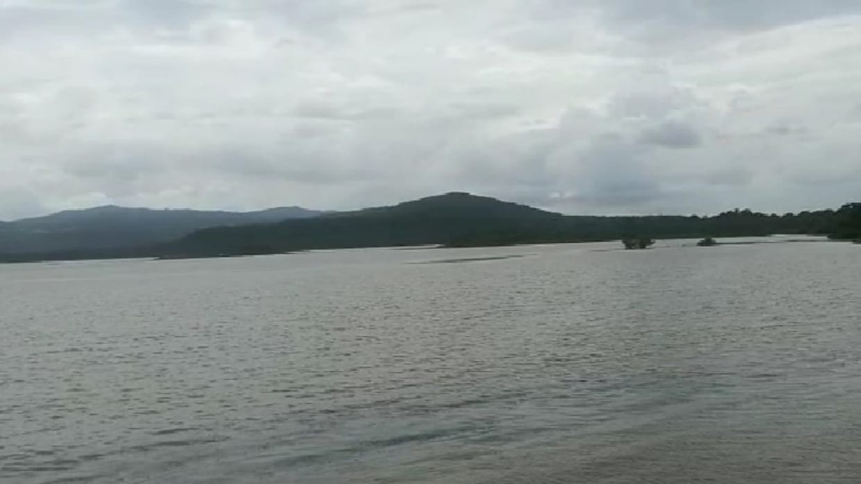 Elder brother jumped into water after seeing younger brother drowning in Jhansi both death