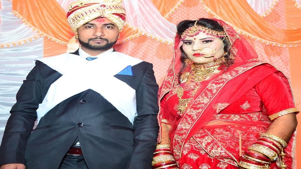 Husband and wife died in road accident in Moradabad