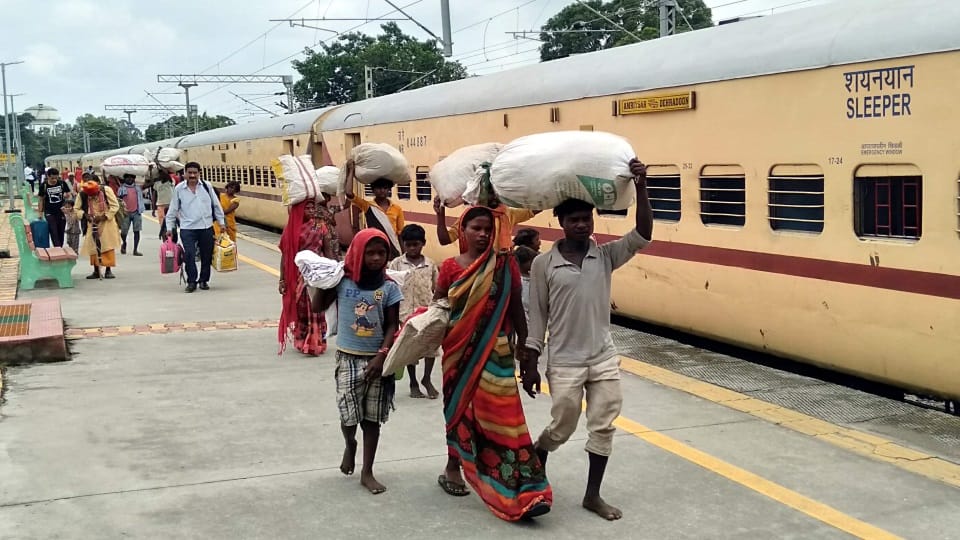 Trains Resumed from Dehradun after six days 80 to 90 percent seats remain full