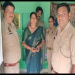 Agra News: पुलिस ने तेजो महालय संघर्ष समिति की अध्यक्ष को किया नजरबंद