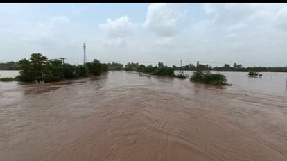 Haryana: बाढ़ प्रभावित घरों की मरम्मत के लिए सरकार देगी 1.20 लाख तक की मदद, उप मुख्यमंत्री ने की घोषणा Haryana: Government will provide assistance of up to 1.20 lakhs for the repair of flood affected houses