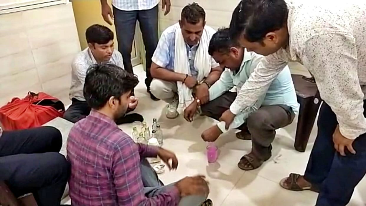 ACB nabs head constable red-handed taking bribe in Dausa