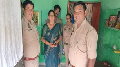 Agra News: पुलिस ने तेजो महालय संघर्ष समिति की अध्यक्ष को किया नजरबंद