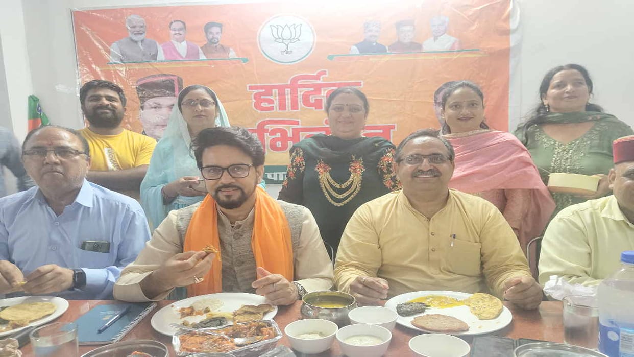Anurag Thakur said - farmers have bought animals worth lakhs, the government is not buying milk