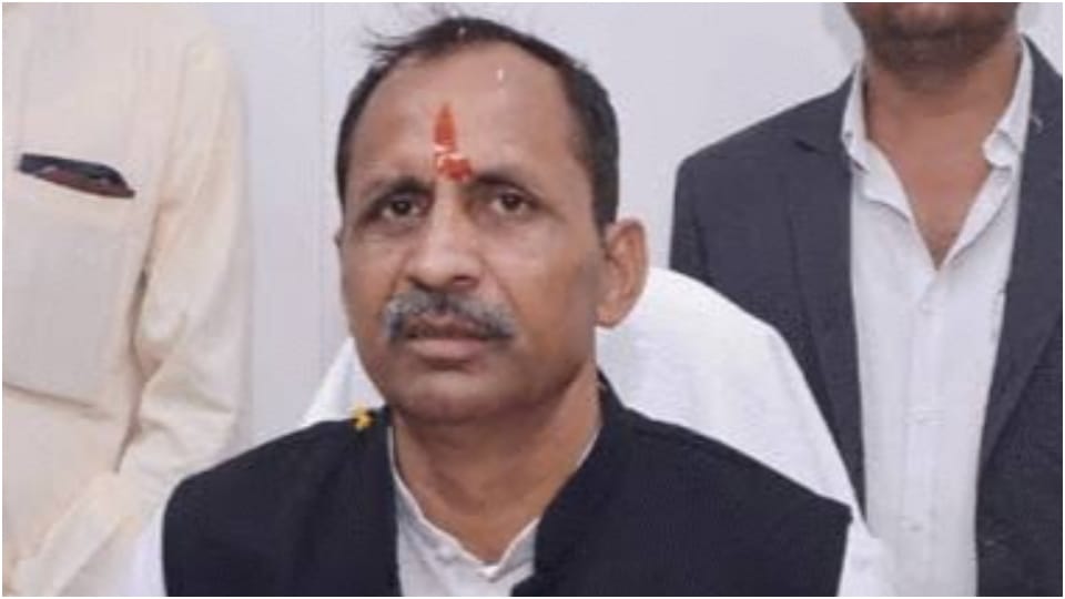 Bhajan lal says I am only SC PWD minister in India if I not there roads not built in Rajasthan