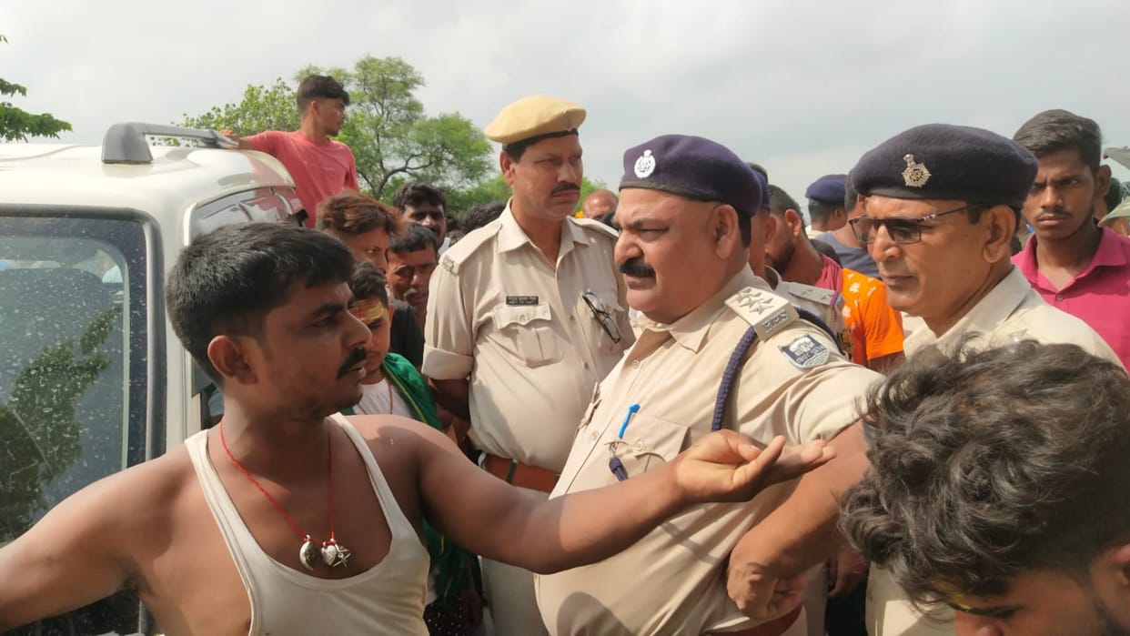 Bike borne miscreants fired bullets at young man in broad daylight in Khagaria; Murdered for extortion