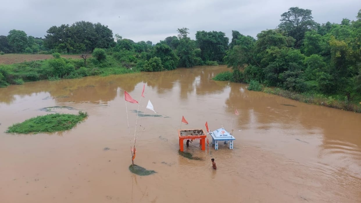 Damoh News The zero river that came out of Jabera performed Jalabhishek of Shiv Pindi