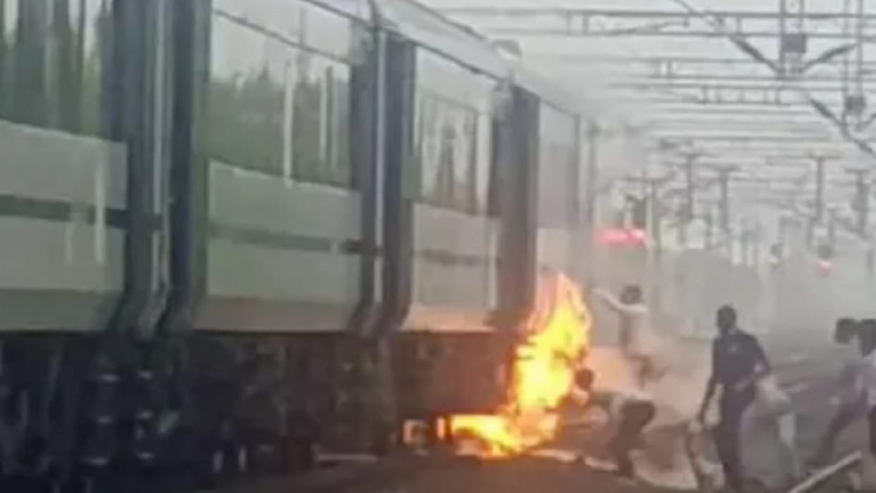 Vande Bharat Express caught fire Bhopal to Jhansi