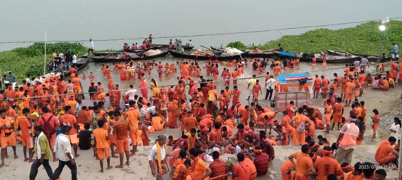 Kashi became Shivamay on the second Monday of Sawan: 1 lakh 90 thousand devotees took blessings till eight
