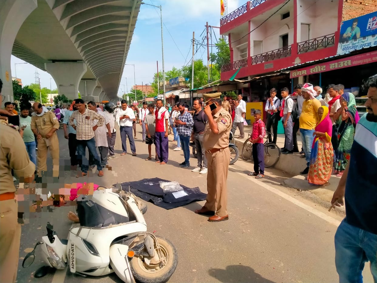 Varanasi Accident: Scooty rider woman's head crushed by truck, was going to take daughter to school