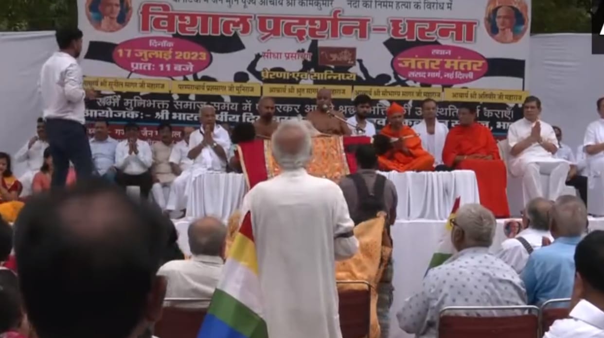 Members of the Jain community protest over the murder of a Jain monk in Karnataka, at the Jantar Mantar