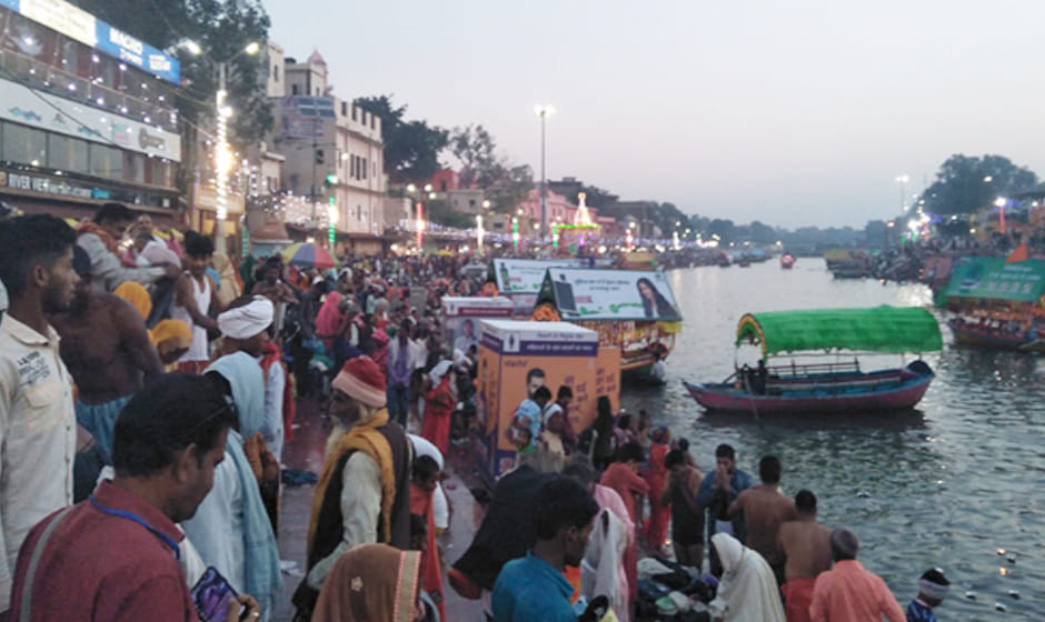 Chitrakoot: Eight lakh devotees take a dip in Mandakini on Somvati Amavasya