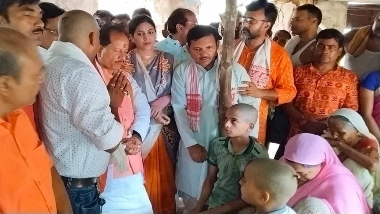 Leader of Opposition Vijay Kumar Sinha went to Jiyar village in Nalanda and consoled victim's family
