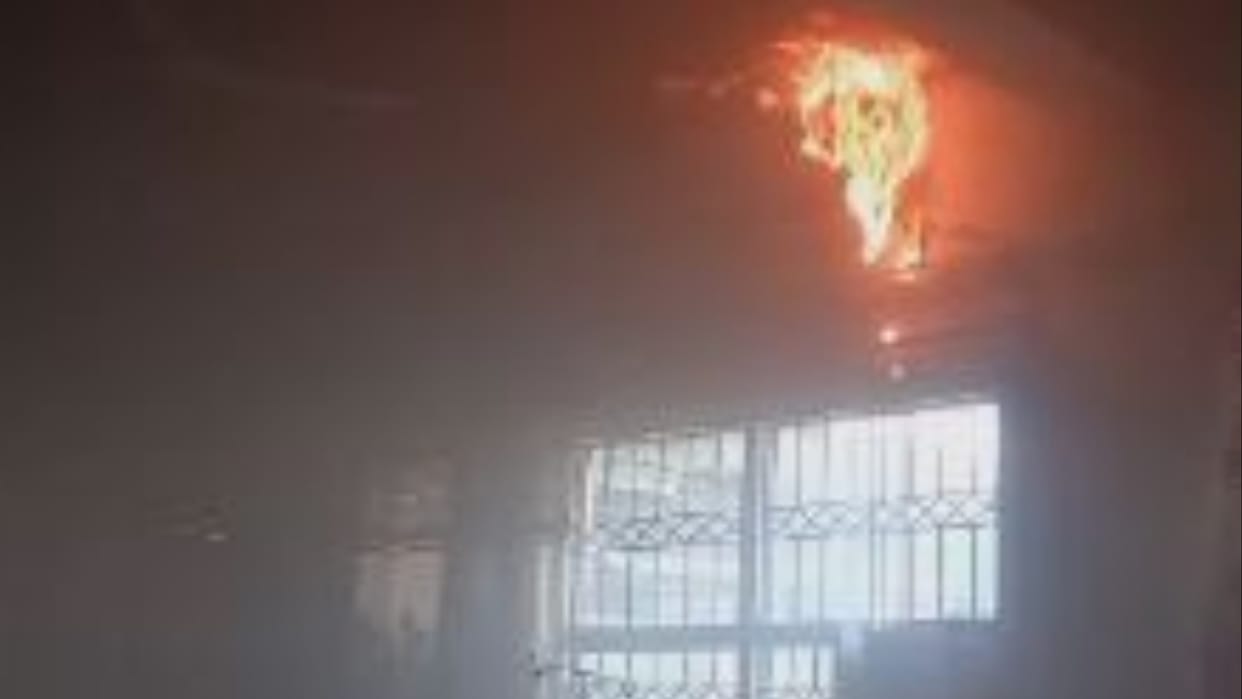 Ambala: Fire broke out in AC of emergency ward of Railway Hospital