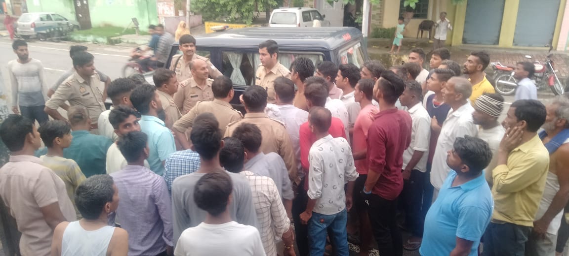 Meerut: Six-year-old child dies due to breaking of high tension line, villagers uproar