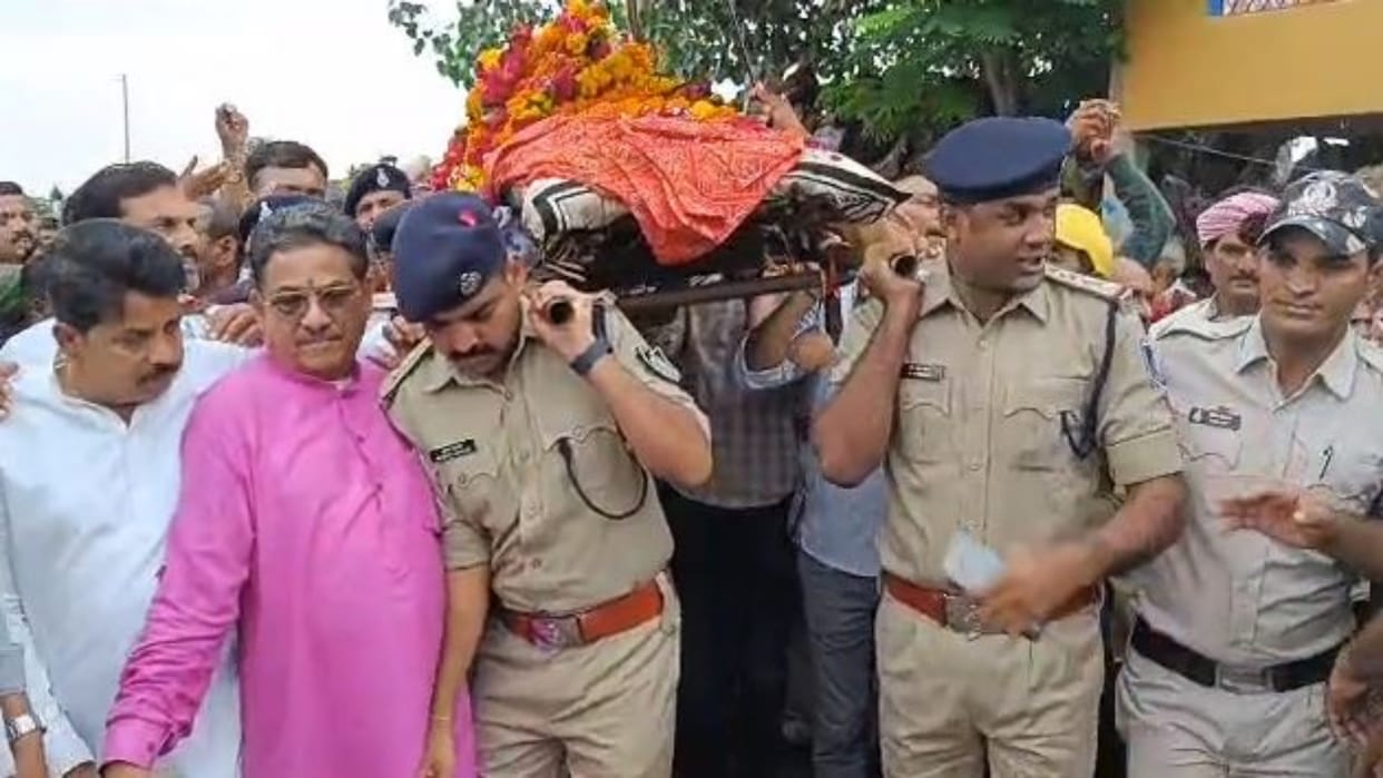 MP News Late Rajaram Vaskale cremated with state honours CM Shivraj announces Rs One crore Samman Nidhi