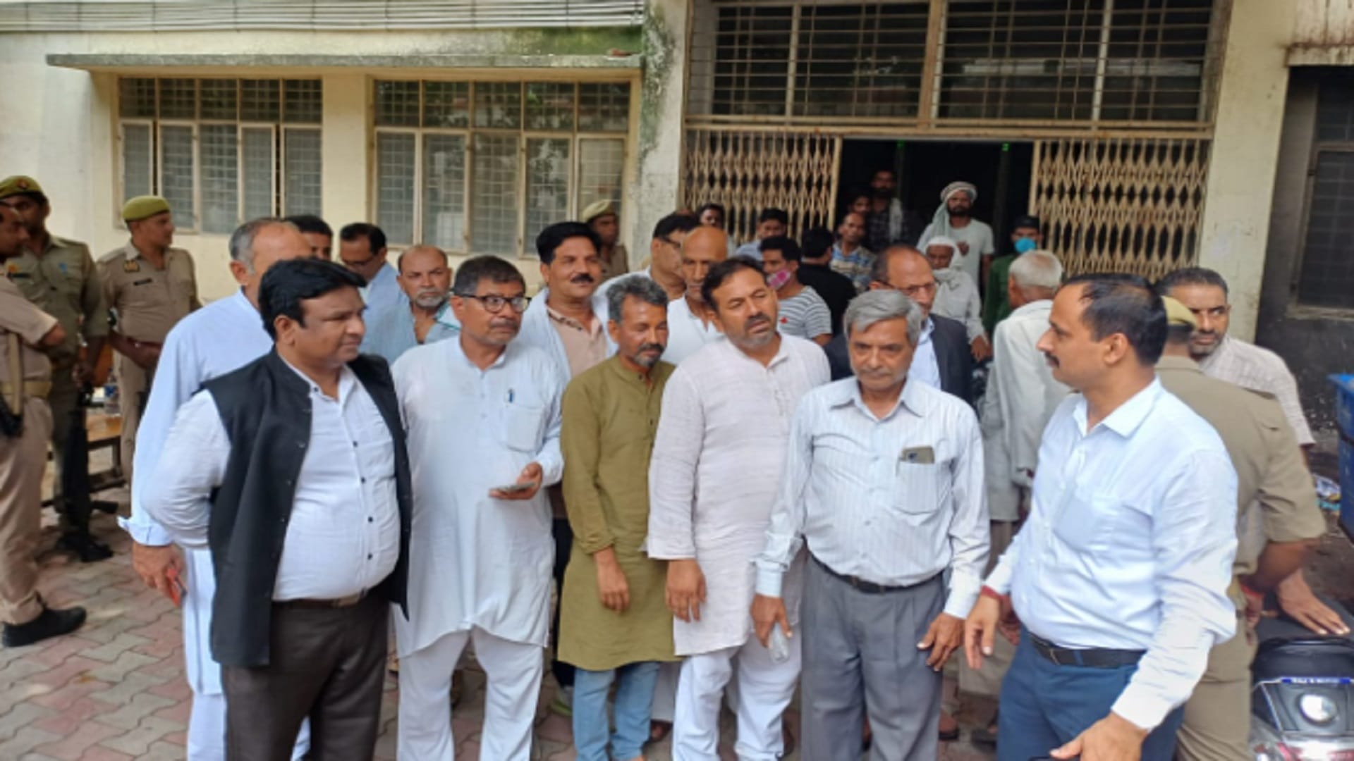 Court has acquitted Naresh Tikait in case of murder of farmer leader Chaudhary Jagbir Singh after 20 years