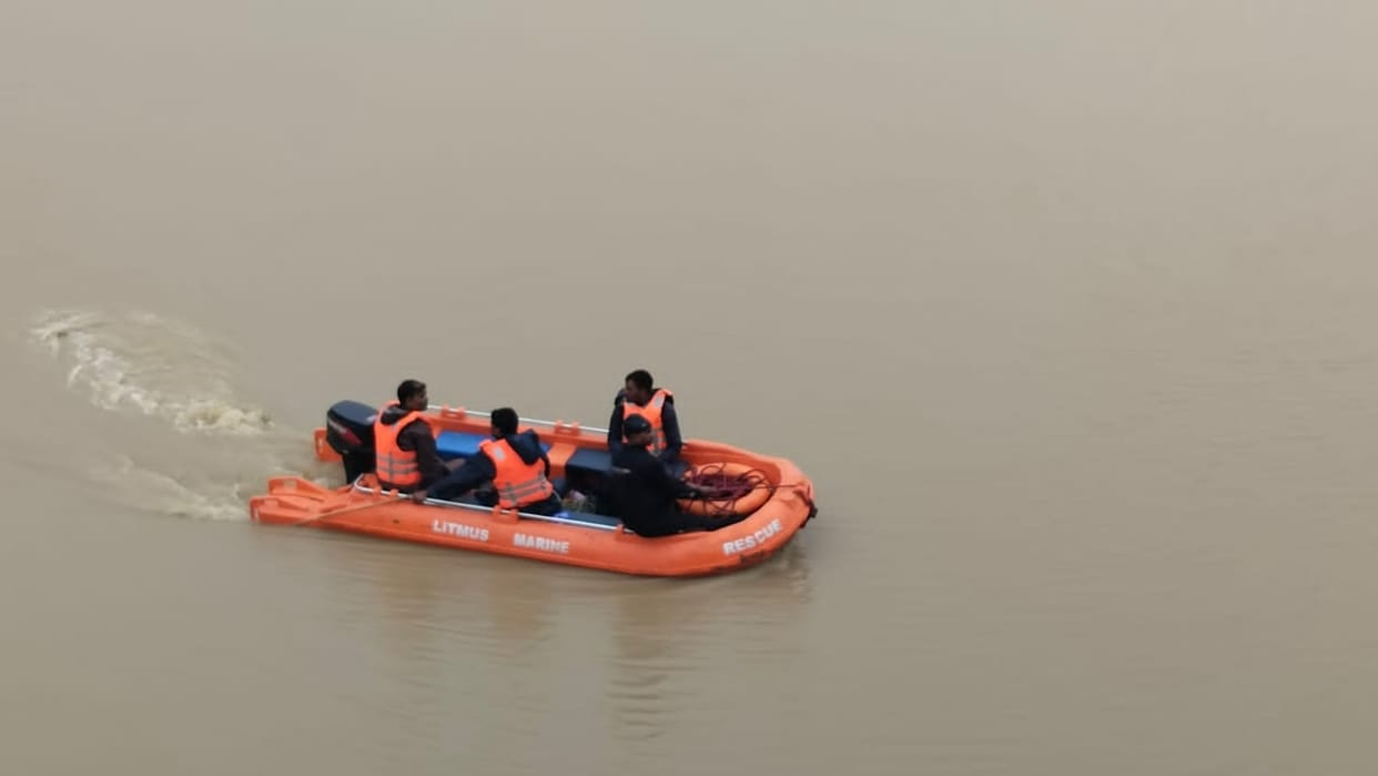 Search continues for teenager who drowned 24 hours ago in Shivnath river in Rajnandgaon